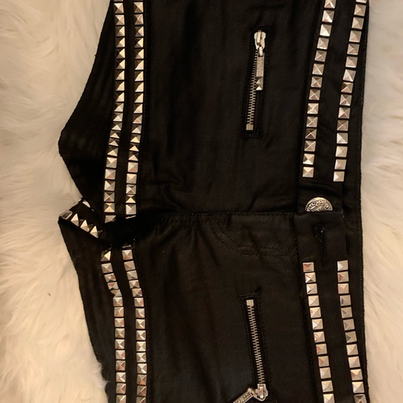 Guess Studded Shorts Faux Leather - Picture 3 of 3